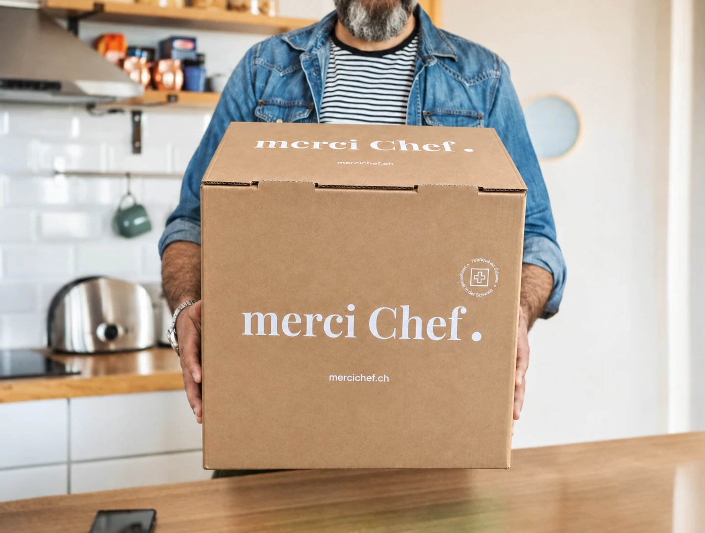 Eine merciChef-Lieferbox zu Hause.